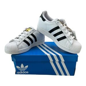 Adidas Originals  Superstar J.  Size 4.5 Youth. Fits a women’s 6.5